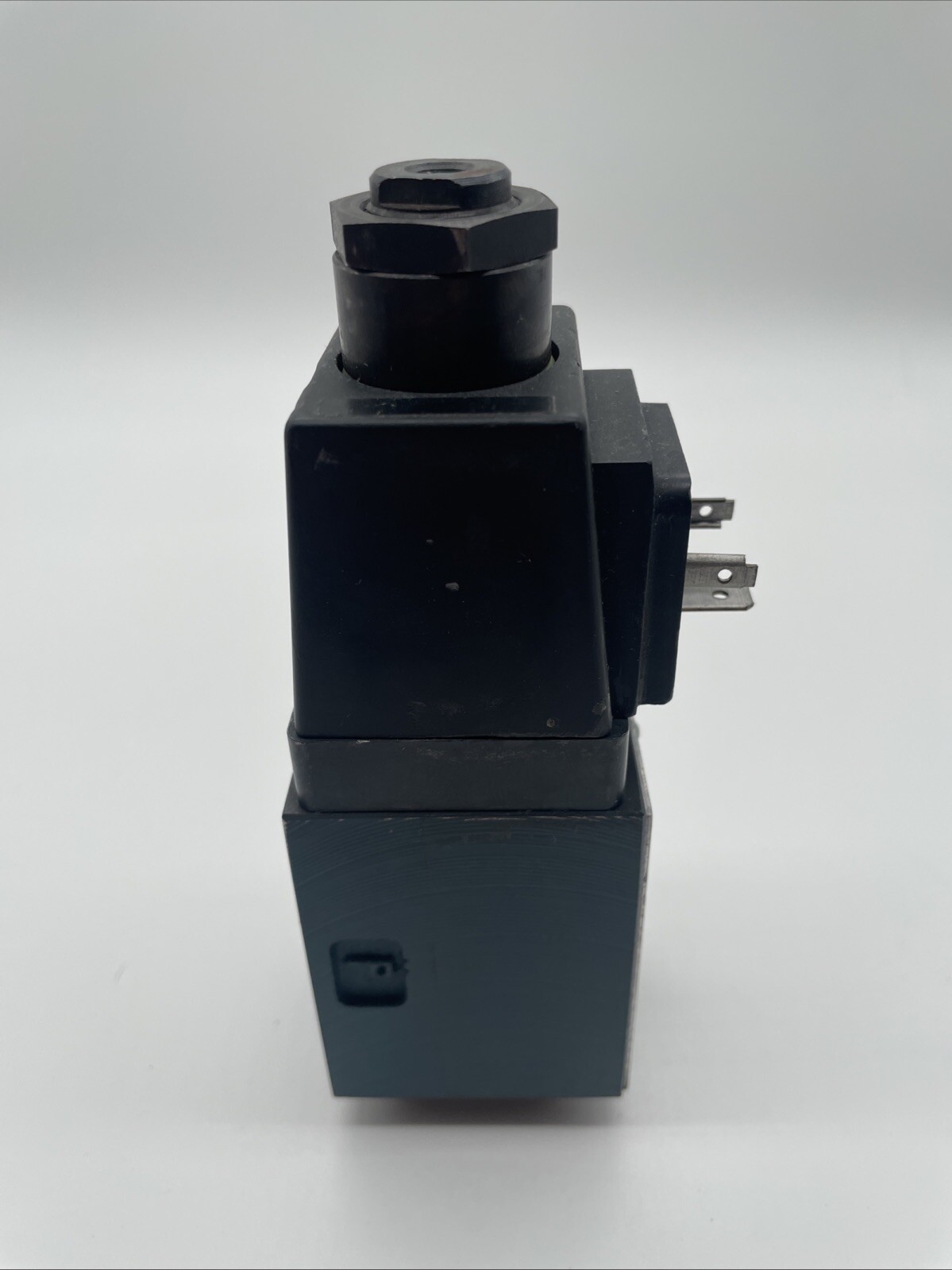 BOSCH Rexroth 081WV06P1V114WS220/50B0 Wegeventil (0 810 091 082) - Bild 4
