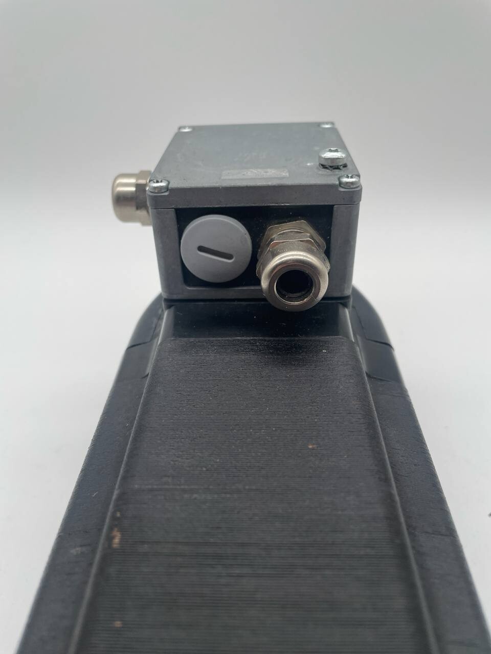 Schneider Electric Lexium ILS integrierter Schrittmotor ILS1F853S1608 / ILS1F853SG00515 - Bild 6