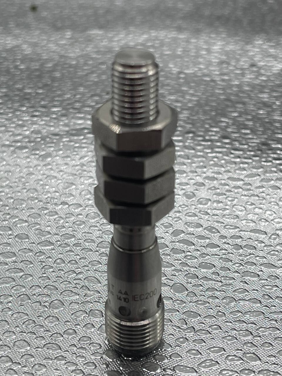 IFM IEC200 Induktiver Vollmetallsensor M8x1, PNP-NO, 2 mm, M12 - Bild 2