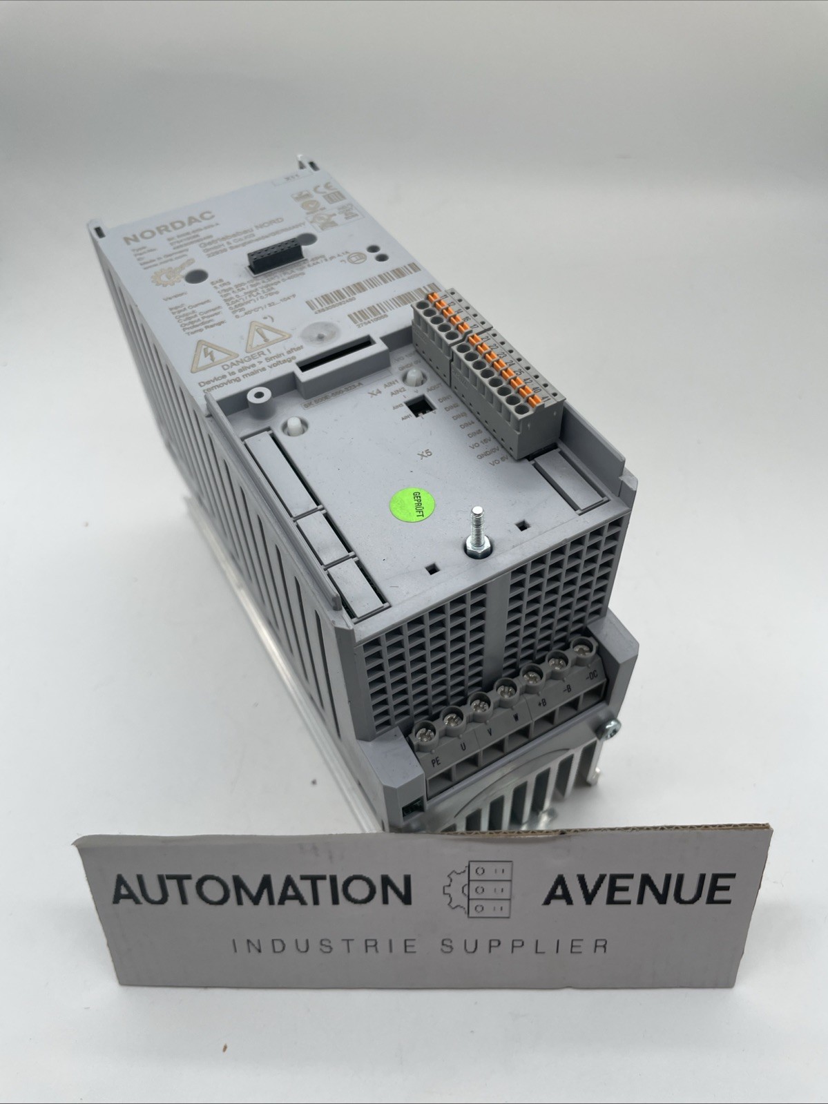 NORDAC PRO SK 500E-550-323-A – 0,55 kW Frequenzumrichter, 1~/3~ 200–240 V, IP20