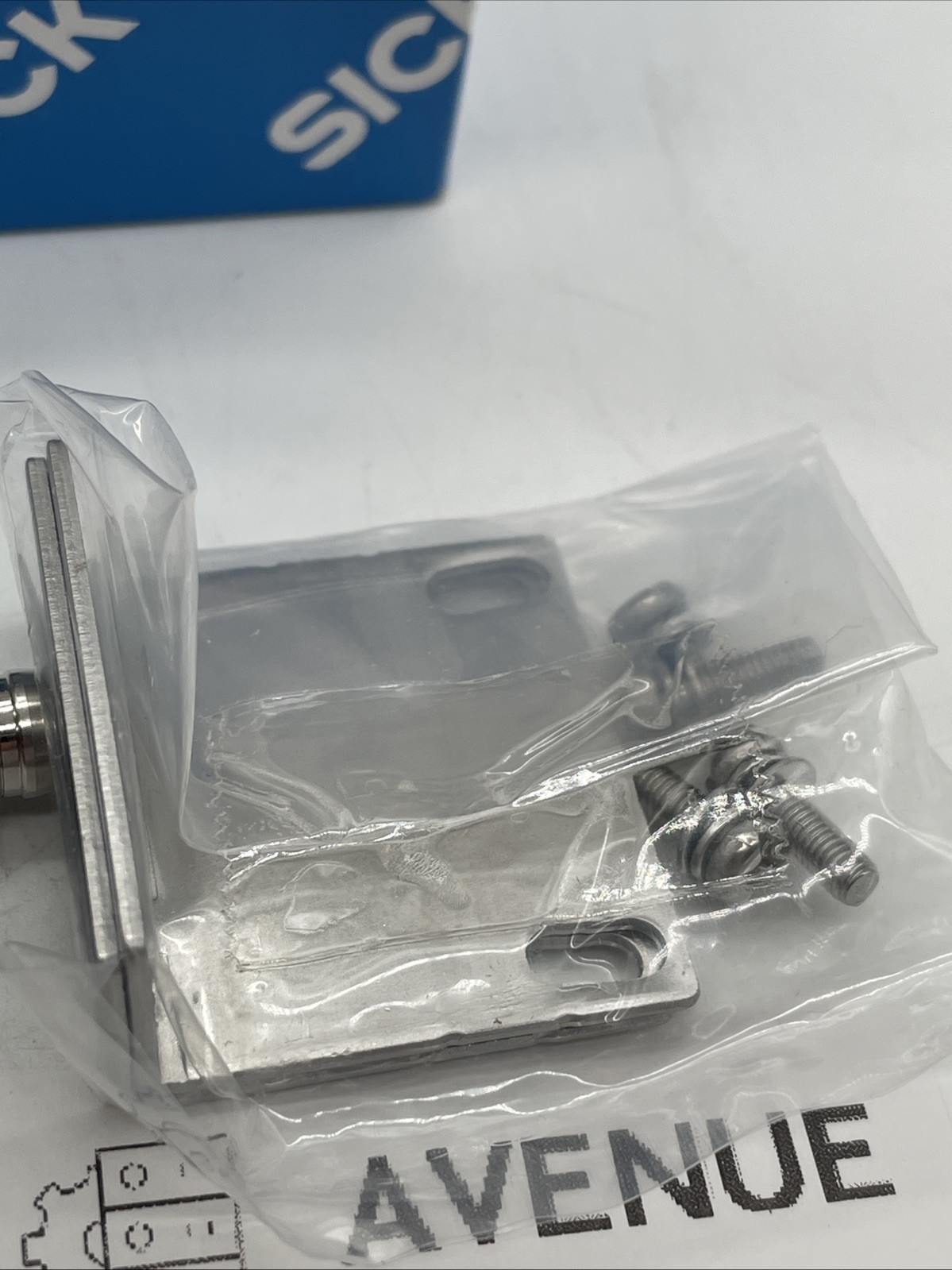 SICK WS/WE100L-F2131 (6030715) Miniatur-Lichtschranke, Laser, 35 m, PNP, M8 - Bild 4