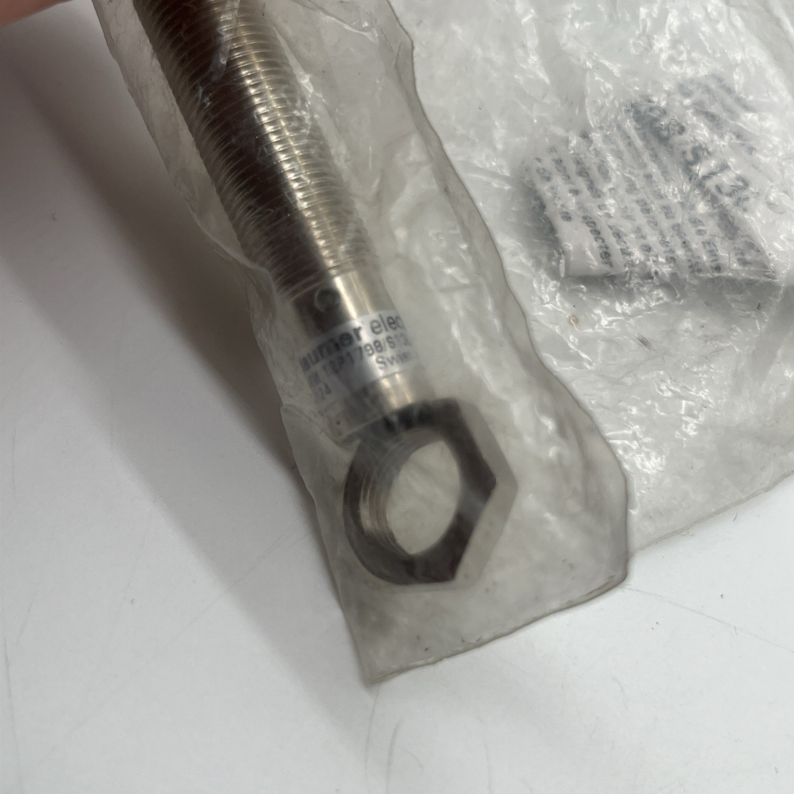 Baumer IFRM 12P1798/S13L Induktiver Sensor, M12, PNP NO, 4 mm, bündig - Bild 3