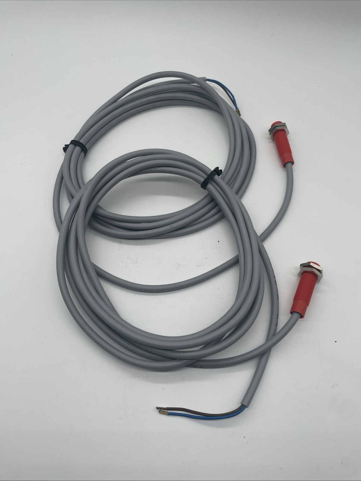 2 Stück elobau 122320-3 Magnetsensor (Reed), M12 x 1, 3 m PVC-Kabel – NEU