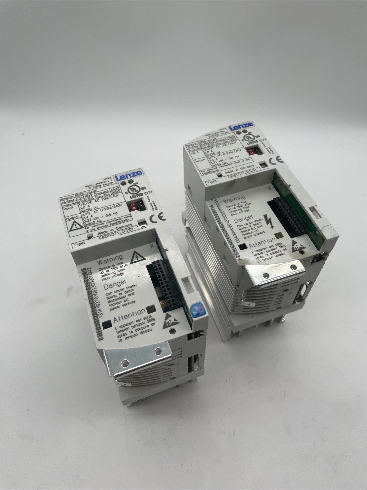 2 pieces Lenze 8200 vector E82EV371_2C201 frequency inverter