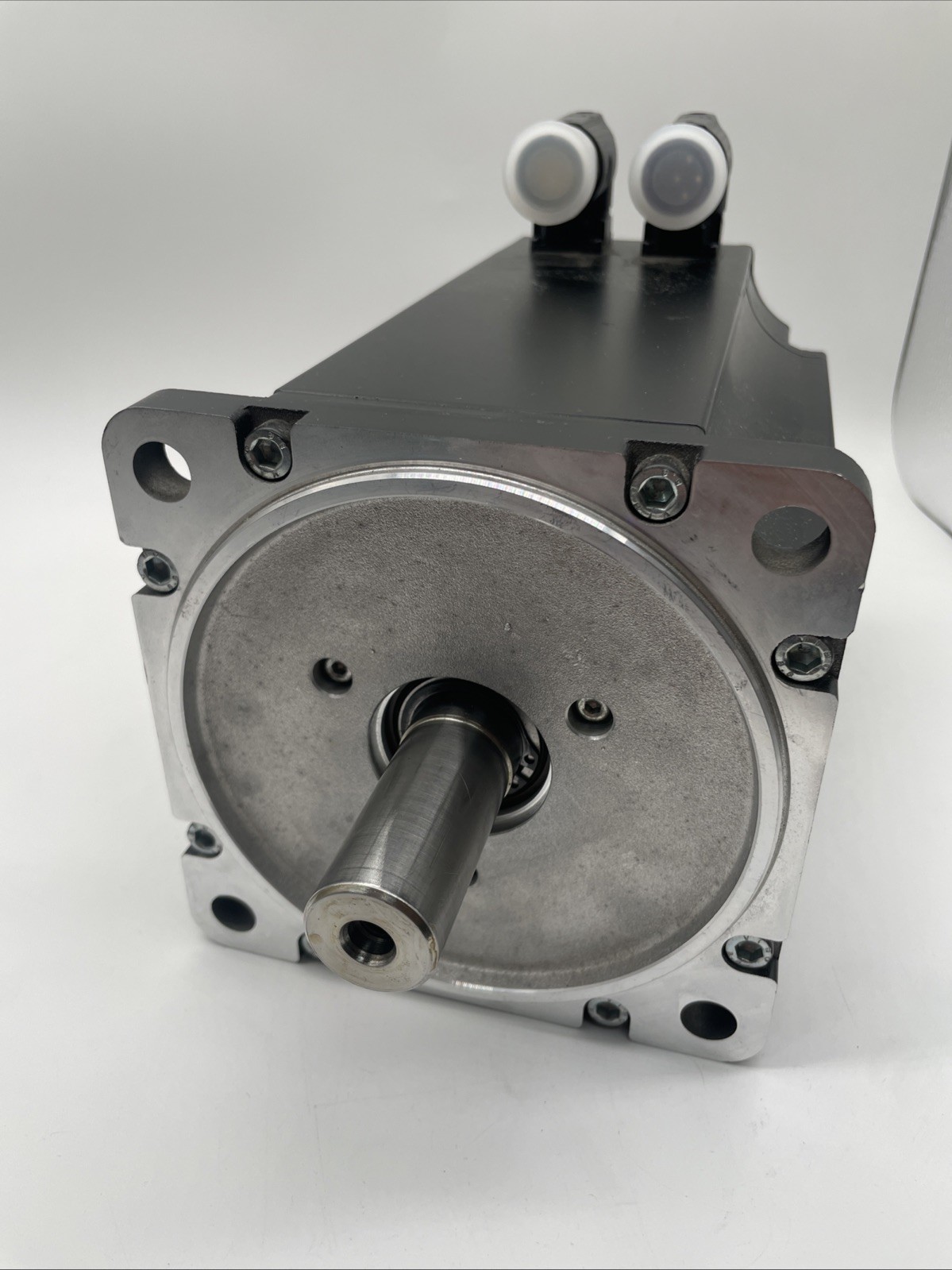 B&R 8LSA55.EB030D200-1 Synchron-Servomotor, 3~, 3000 min⁻1, EnDat, Haltebremse - Bild 3
