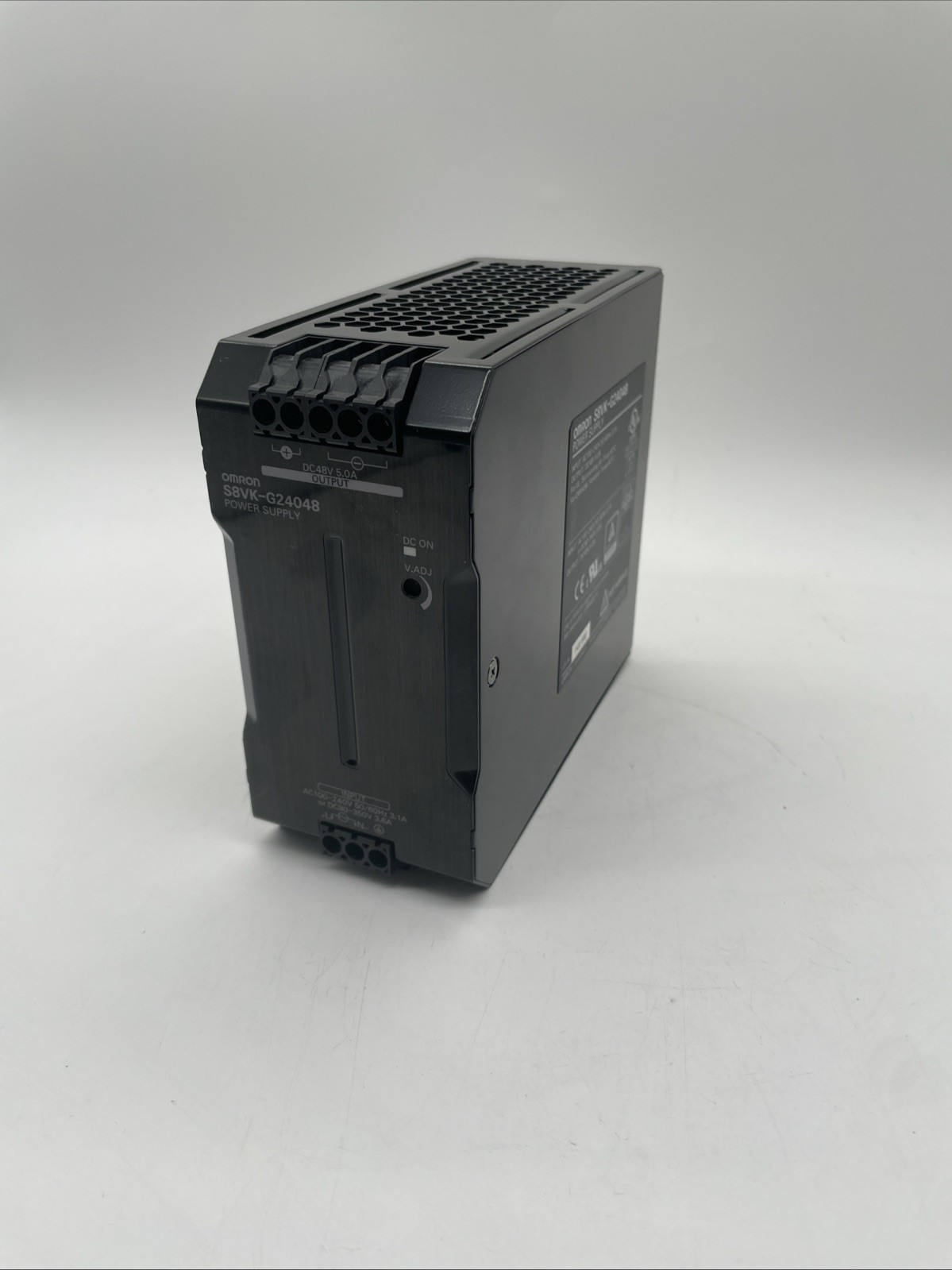 Omron S8VK-G24048 Schaltnetzteil 240W 48V DC 5A DIN-Schiene
