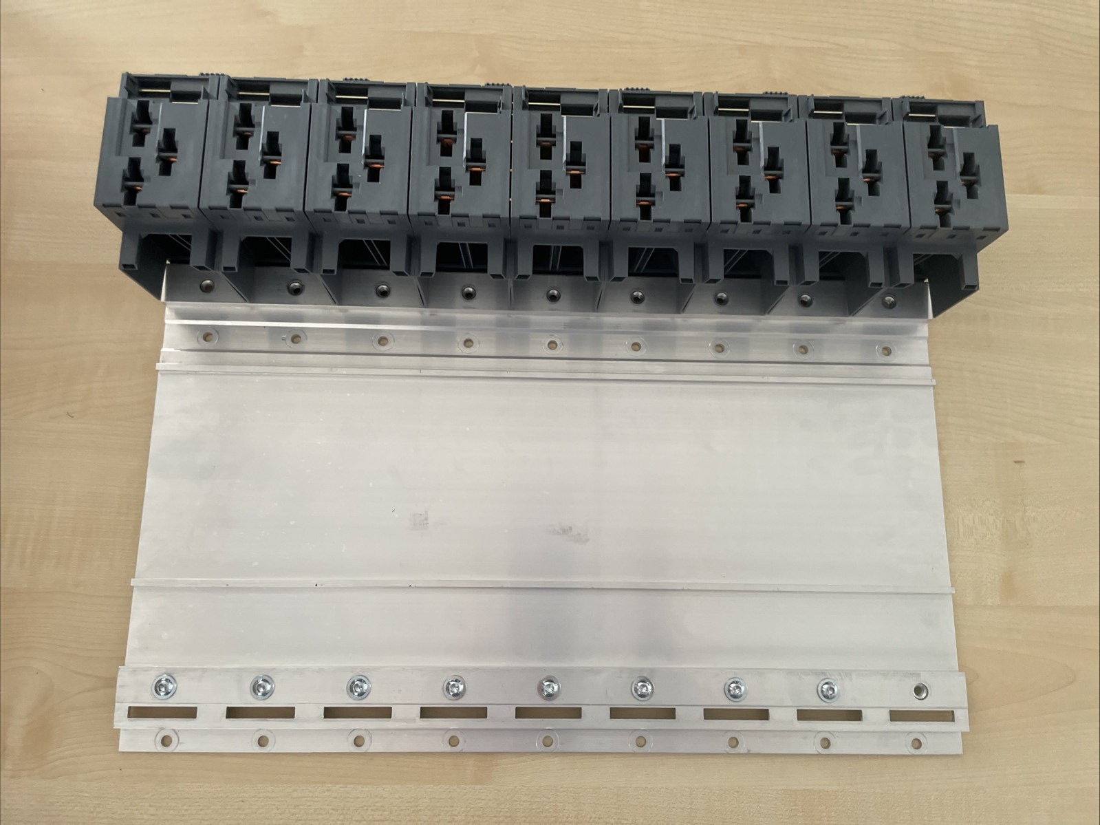 B&R ACOPOSmulti 8B0M0090HW00.000-1 Montageplatte mit Rückwand 9 Steckplätze